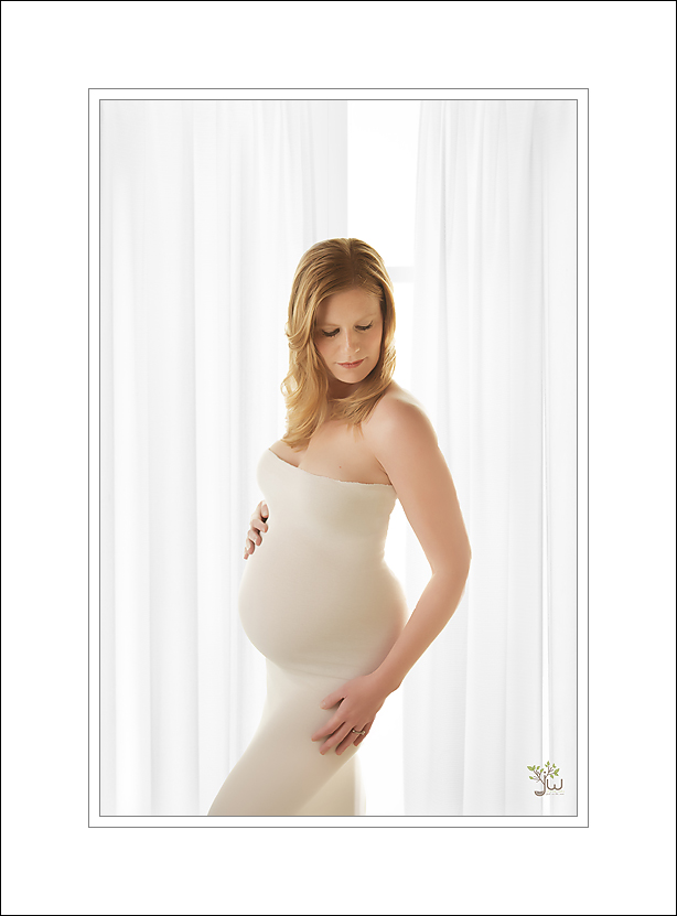 Best maternity photographer